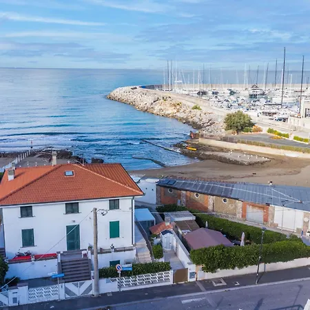 Apartment Casa Al Mare Di Leo By Interhome Rosignano Solvay